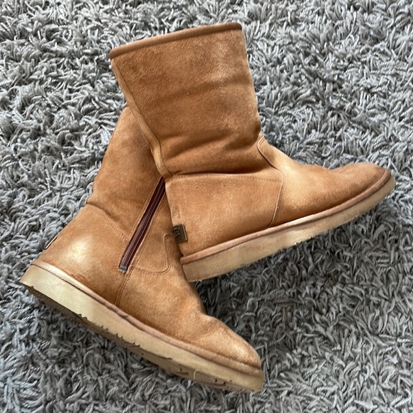 UGG Boots - Picture 6 of 7